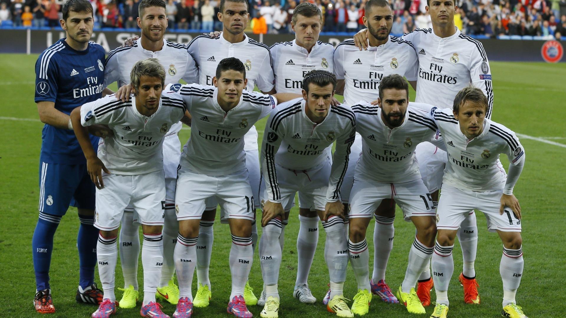 欧洲杯再现争议判罚，上绊马索式犯规引热议，VAR介入难平众怒