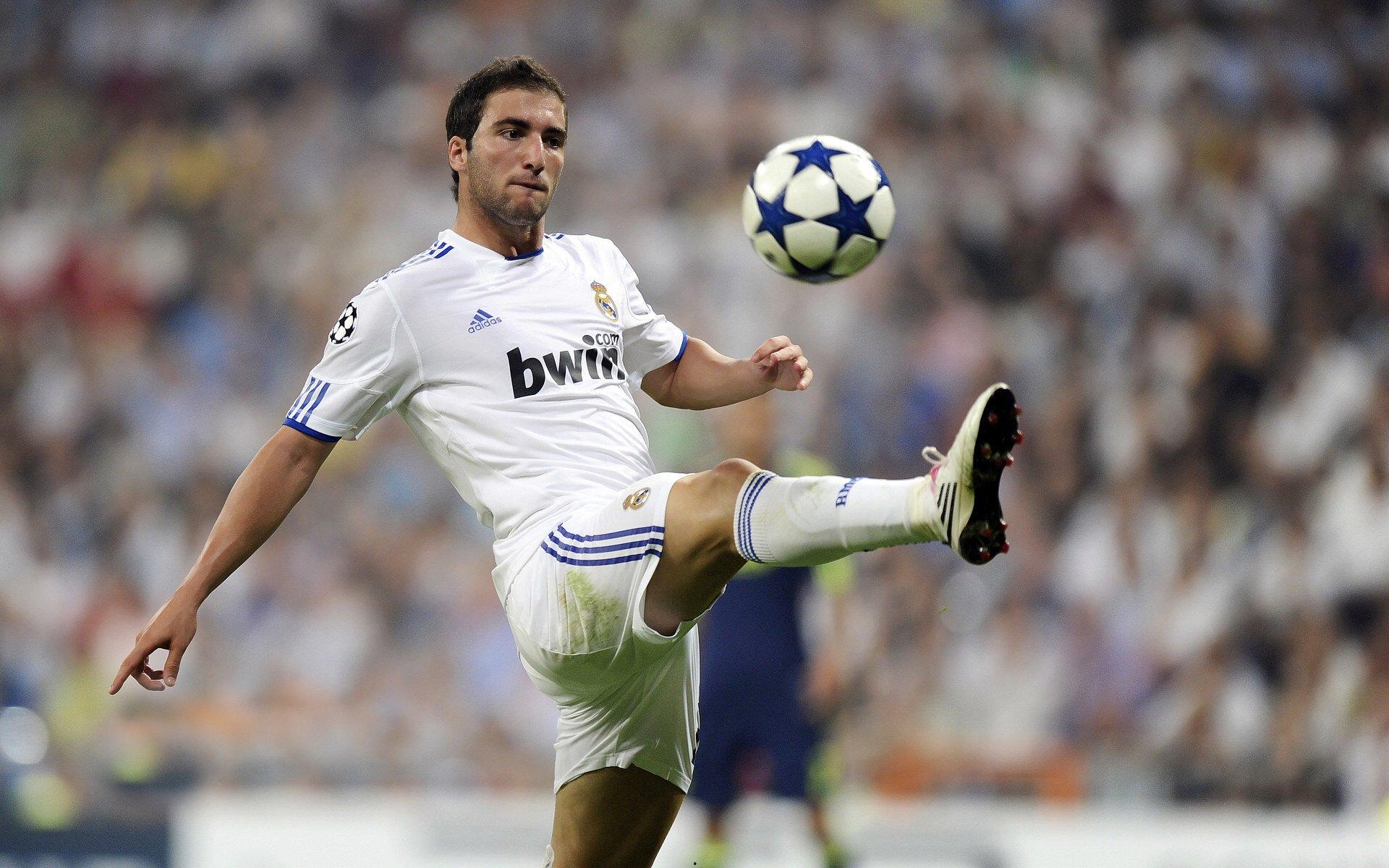 姆巴佩自由身签约皇马获天价签字费，巴黎坚称自身策略未输